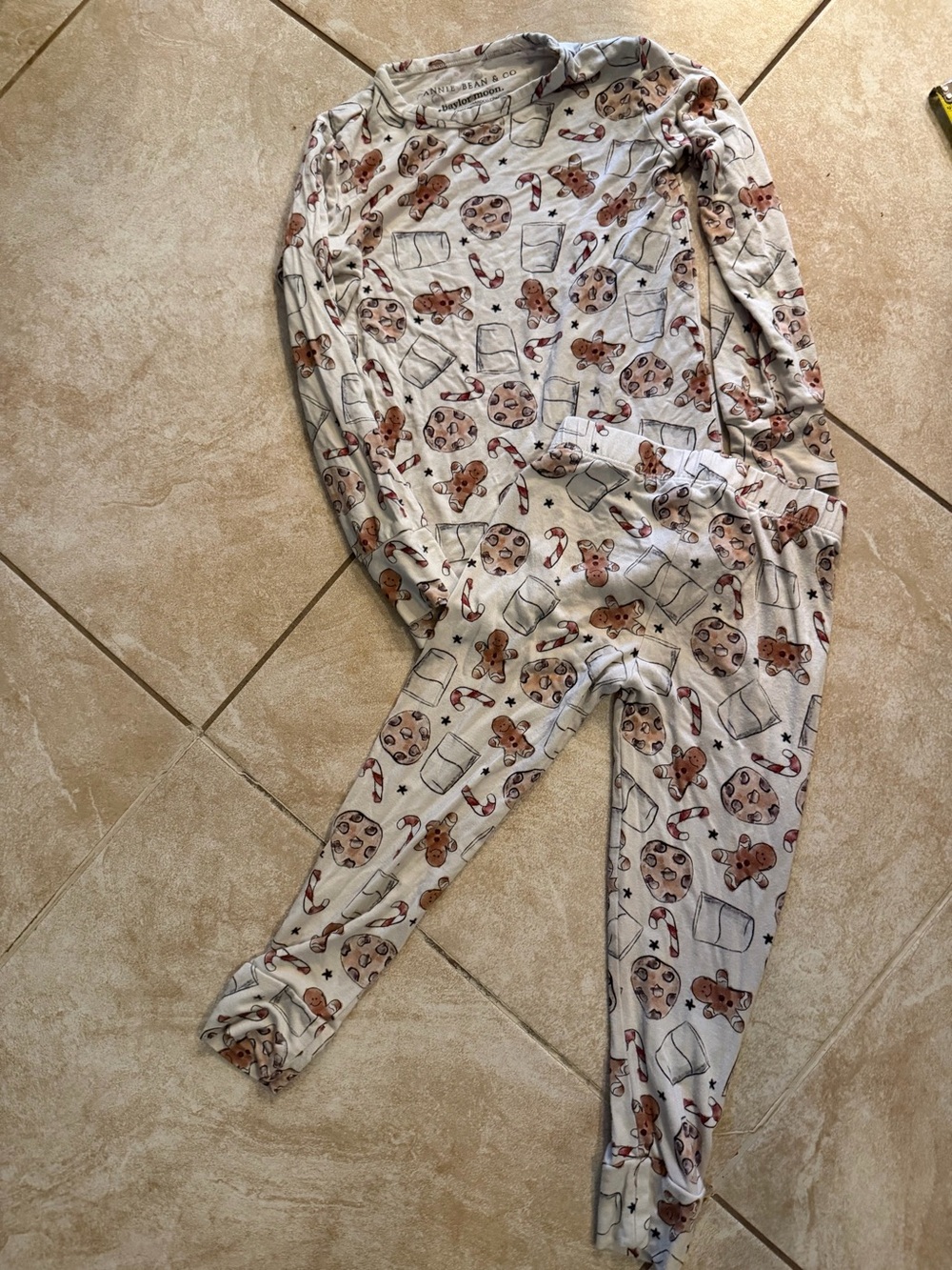 Kids Cream Holiday Cookie & Gingerbread candy cane Pajama Set 2 piece Sz 6/7 T